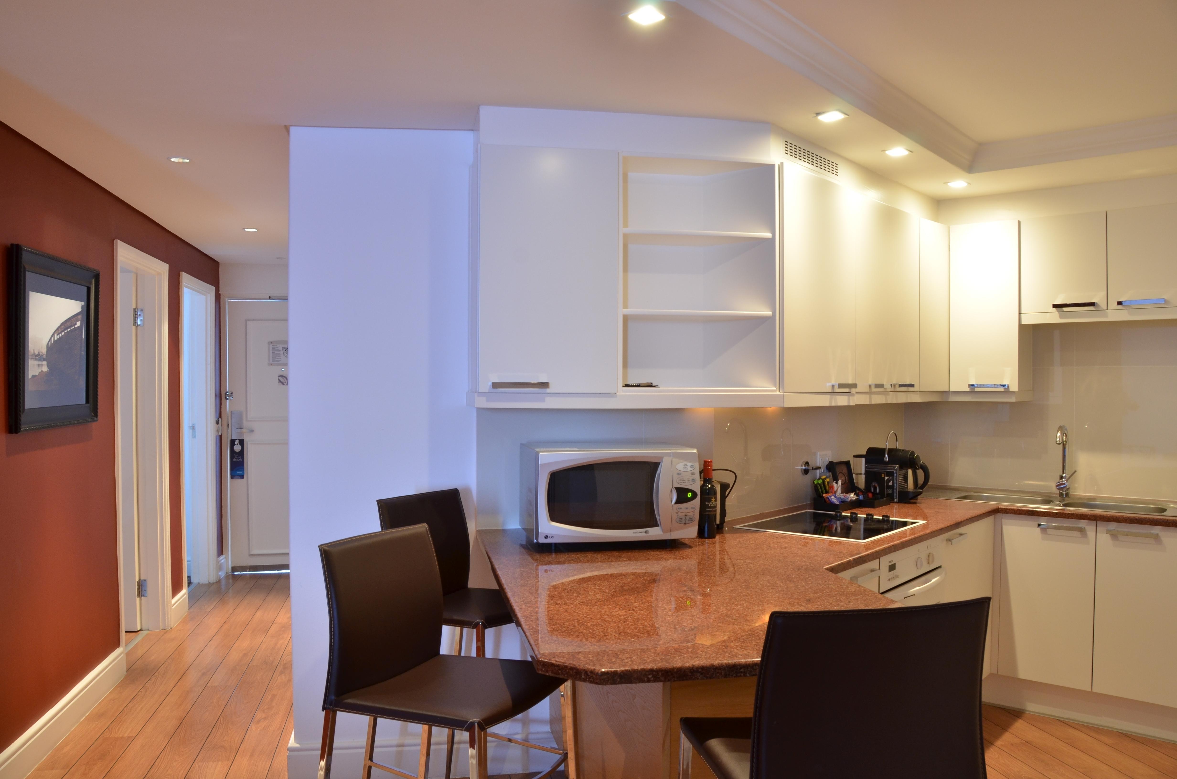 Radisson Collection Hotel, Waterfront 케이프타운 외부 사진 A typical kitchen in a student apartment