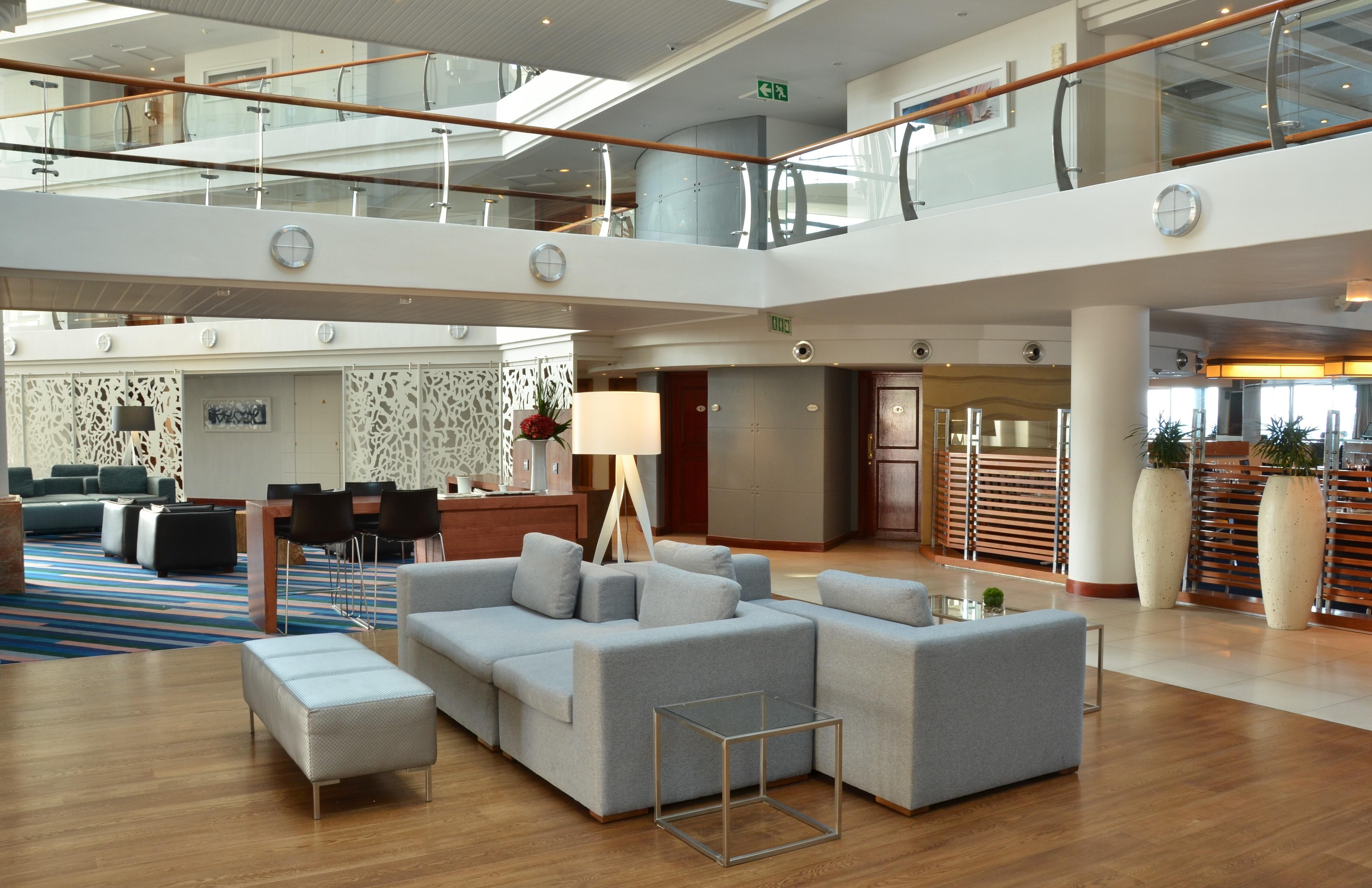 Radisson Collection Hotel, Waterfront 케이프타운 외부 사진 The lobby of the hotel