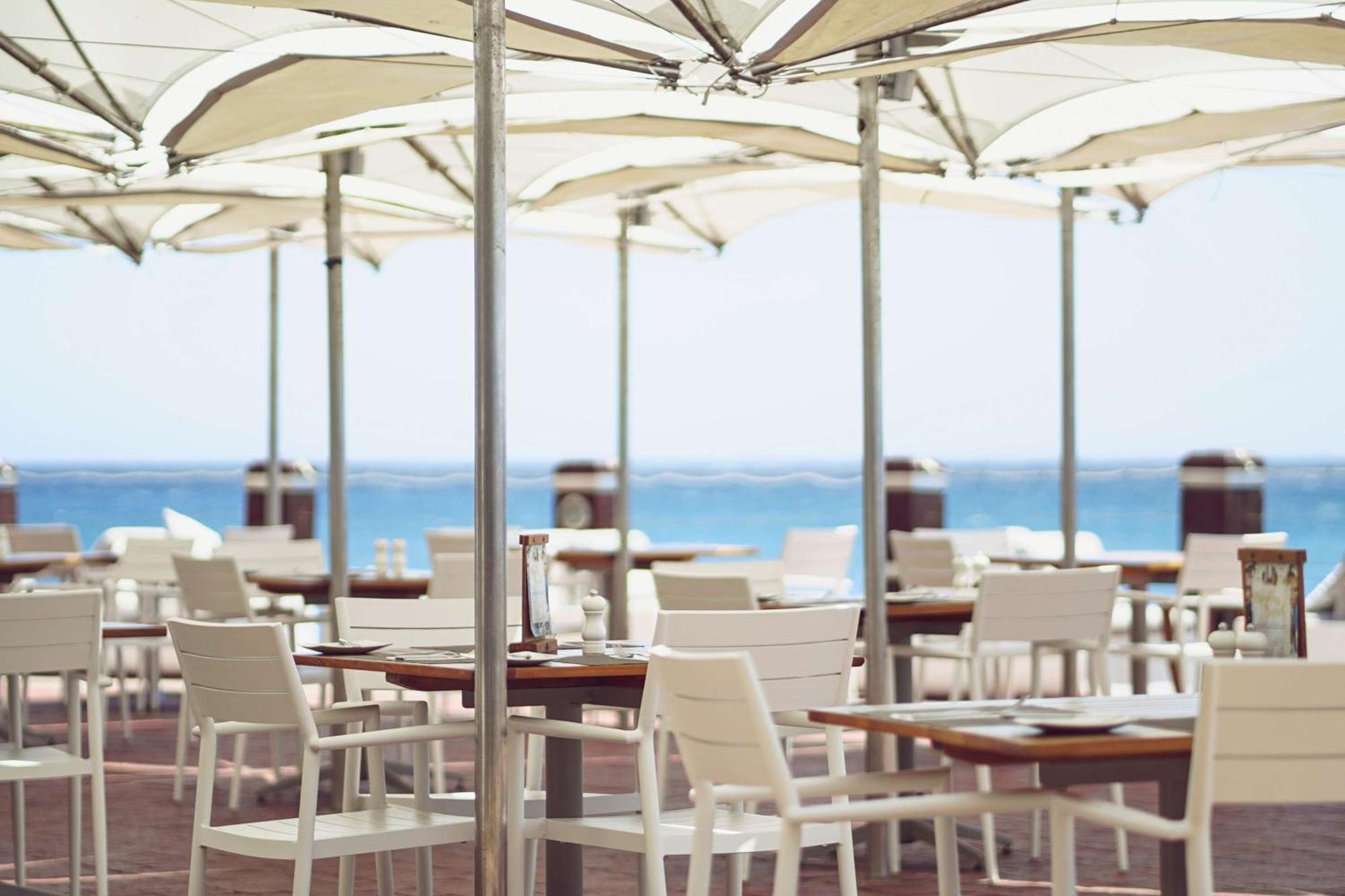 Radisson Collection Hotel, Waterfront 케이프타운 외부 사진 The Beach Club