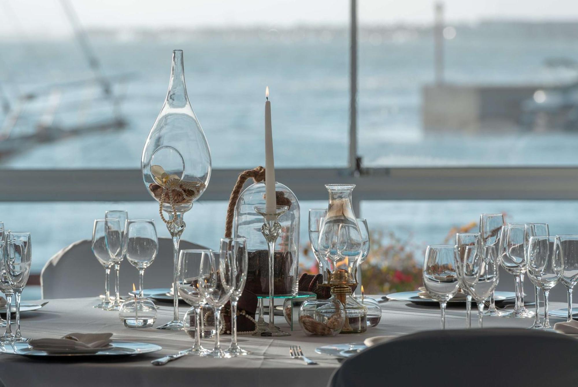 Radisson Collection Hotel, Waterfront 케이프타운 외부 사진 Tableware