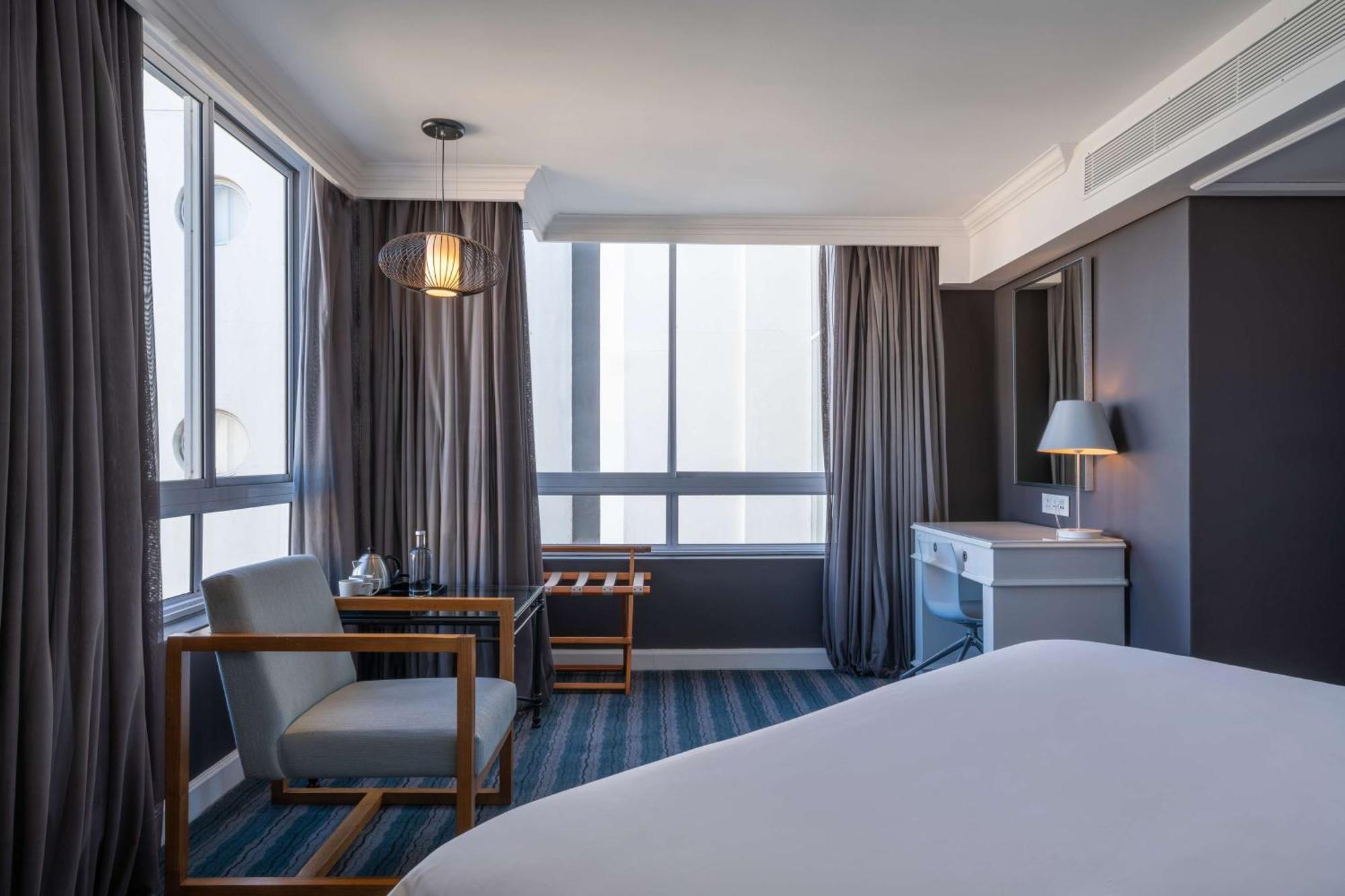 Radisson Collection Hotel, Waterfront 케이프타운 외부 사진 A room at the hotel