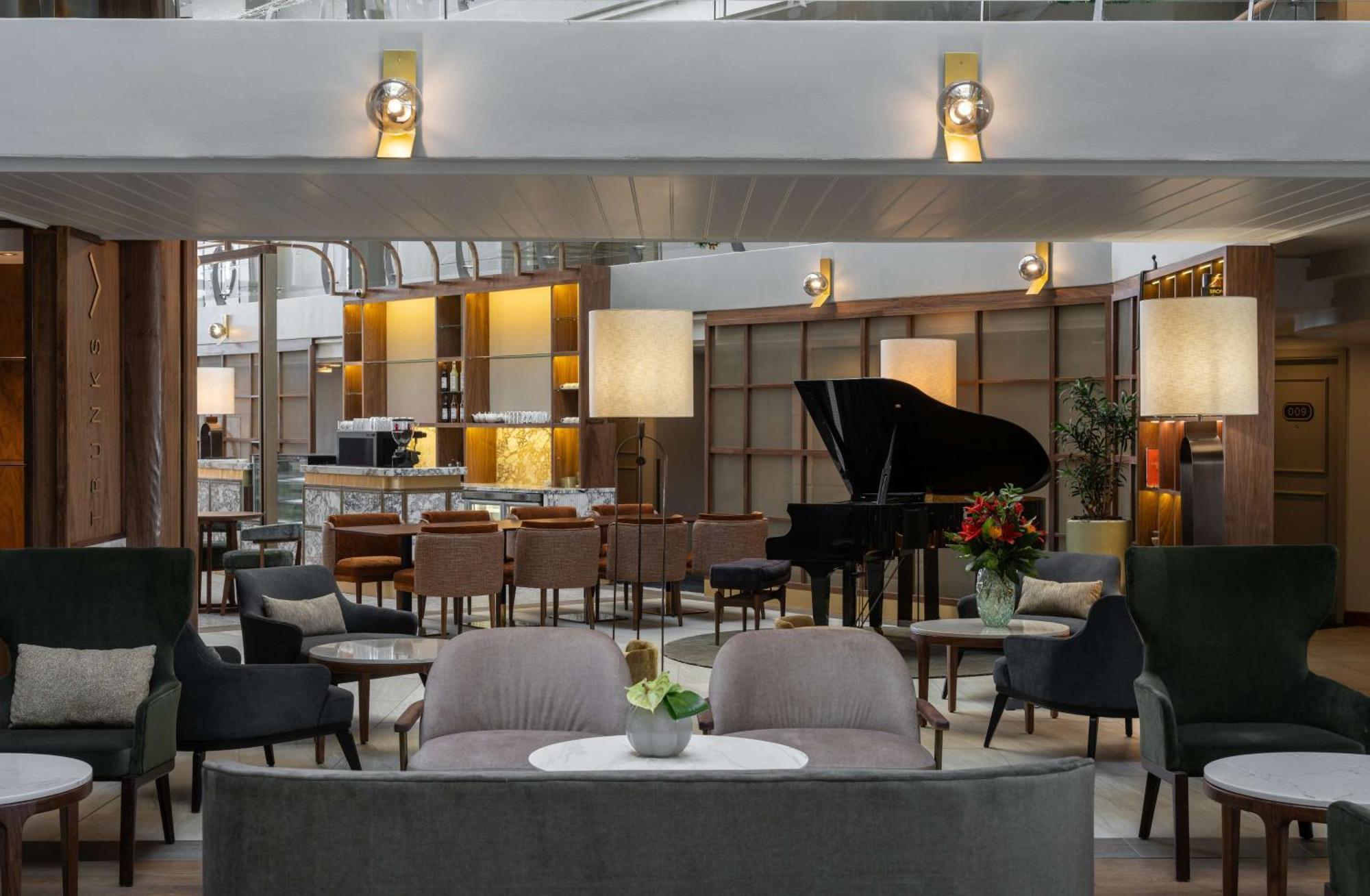 Radisson Collection Hotel, Waterfront 케이프타운 외부 사진 The lobby of the hotel
